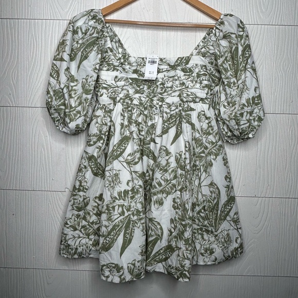 Abercrombie & Fitch Dresses & Skirts - Abercrombie & Fitch Green Floral Mini Dress Size Small.